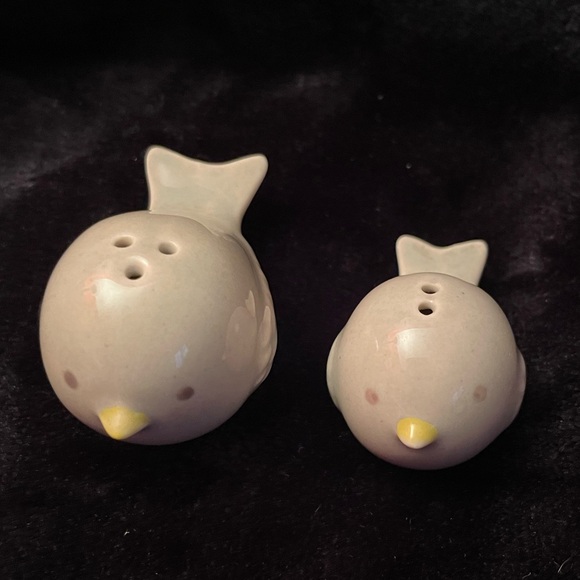 Kate Aspen “Feathering the Nest” Birds Salt & Pepper Shakers. - Picture 1 of 6